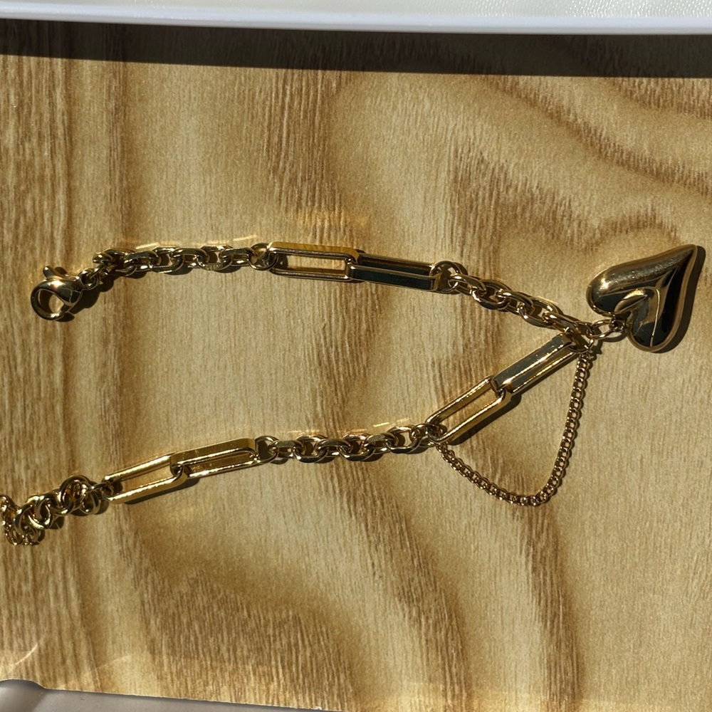 *New* Elegant titanium Gold Chain Bracelet with Heart Charm.